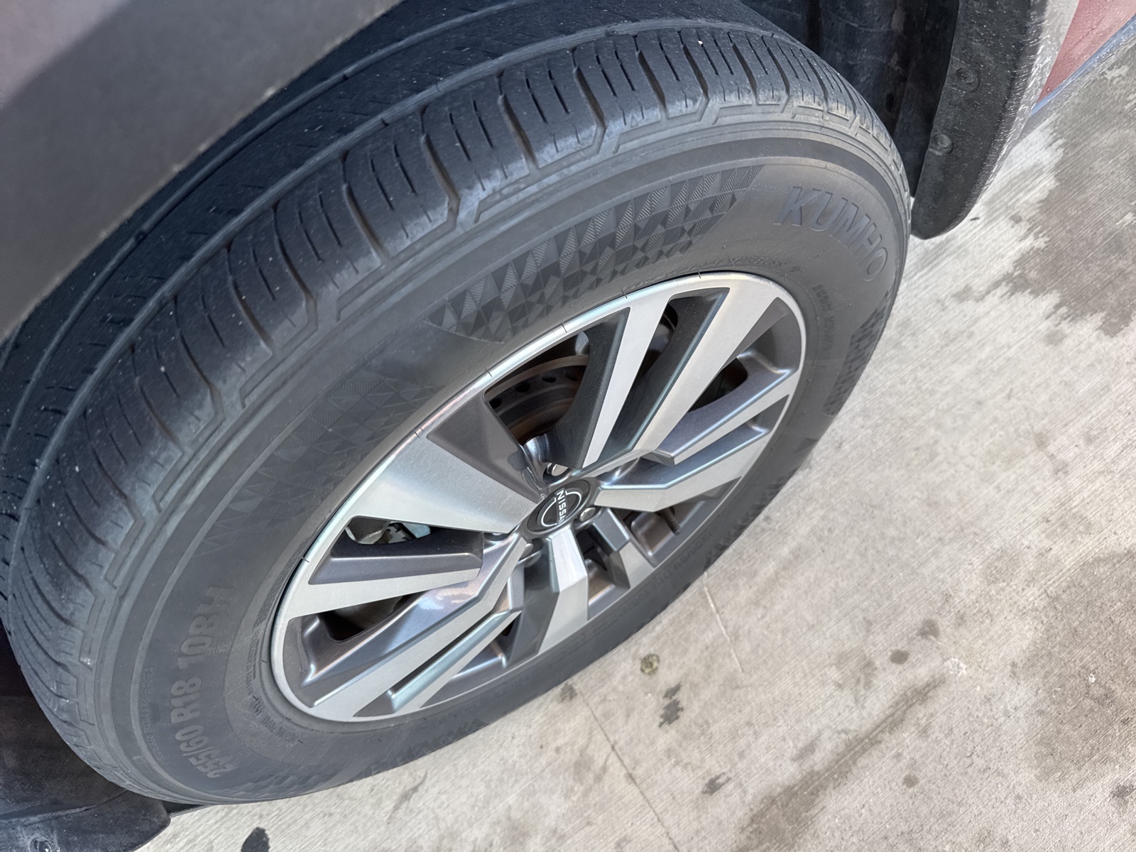 2023 Nissan Pathfinder SL photo 2