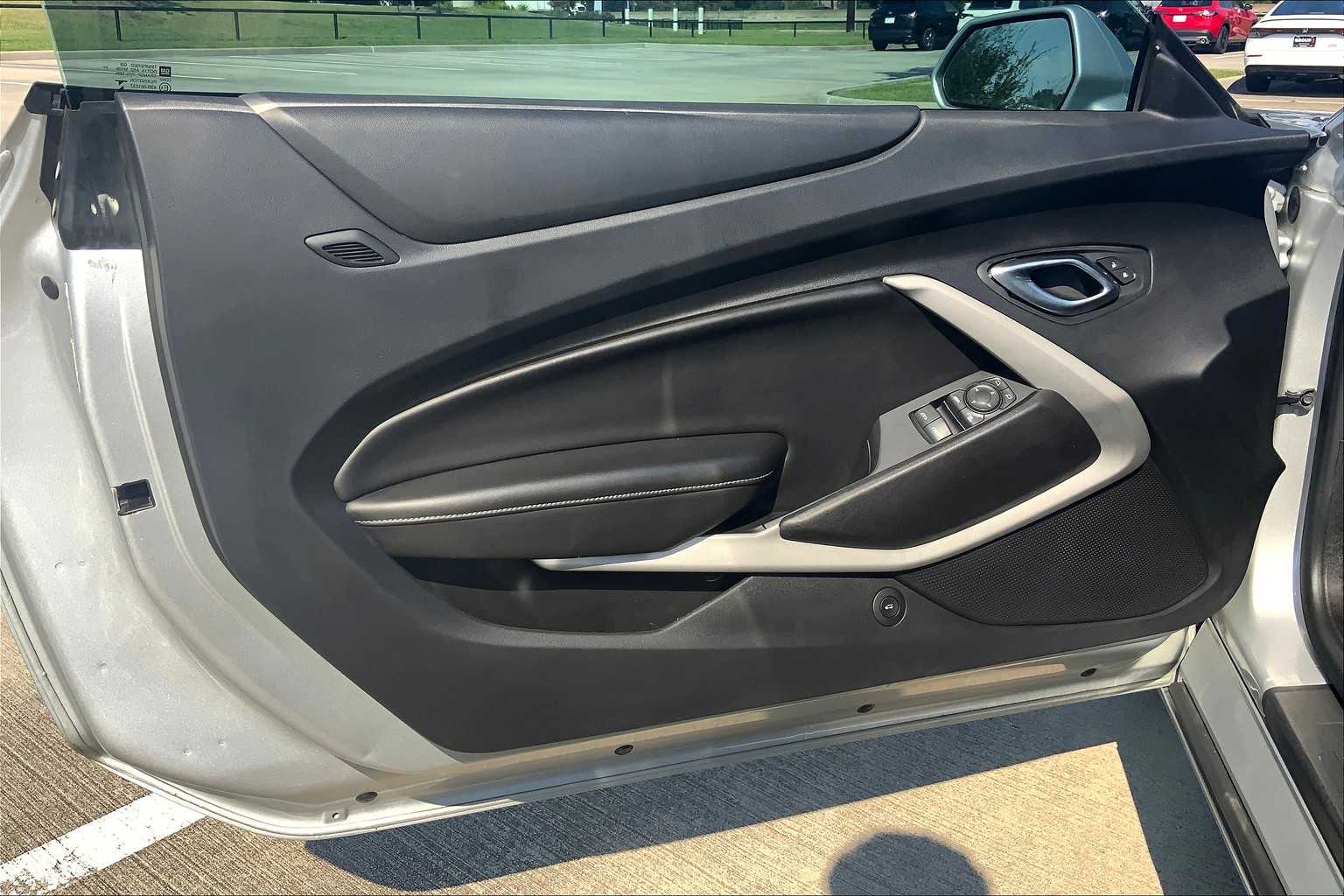 2019 Chevrolet Camaro 1LT photo 16