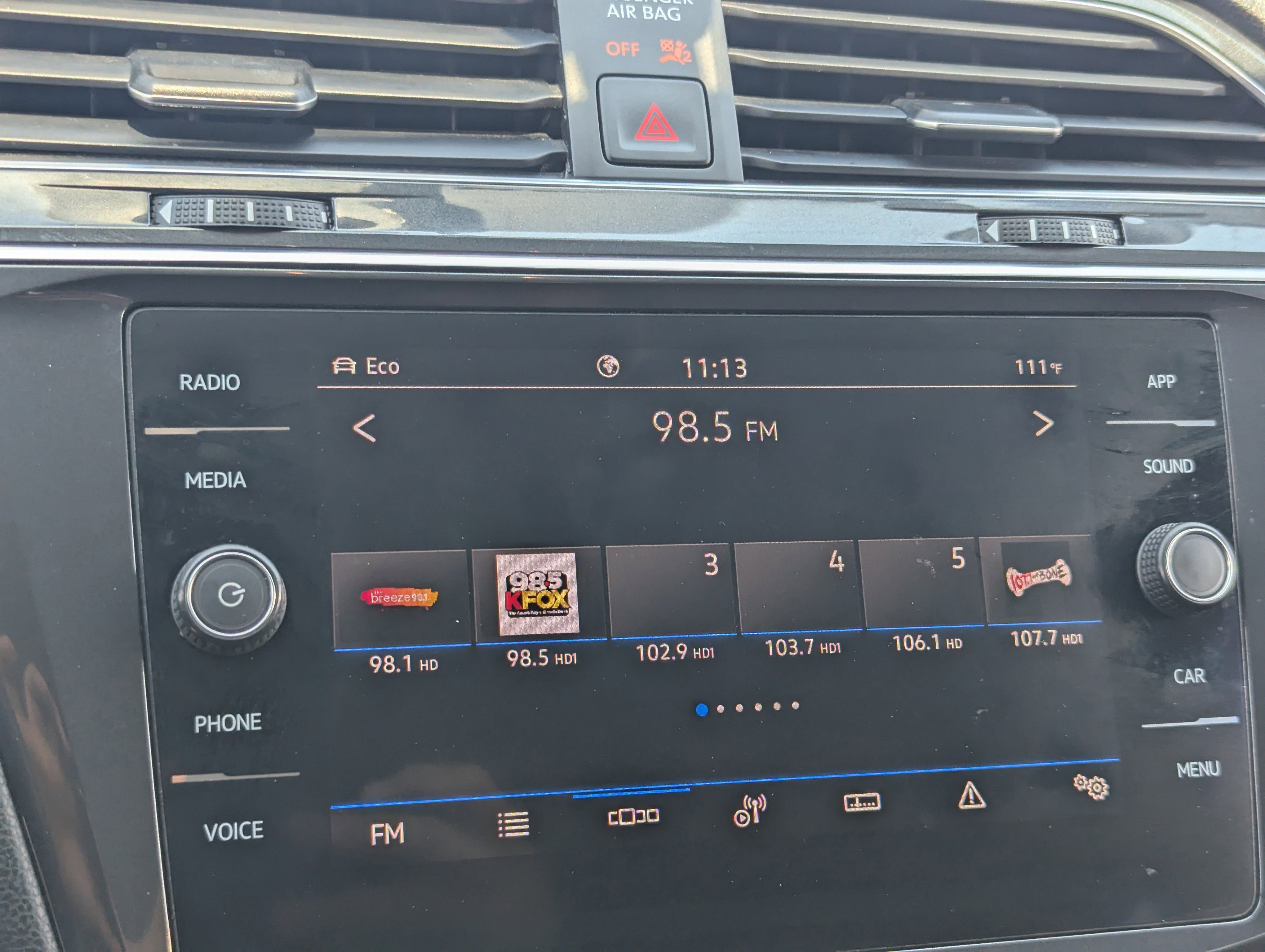 2021 Volkswagen Tiguan SE photo 3