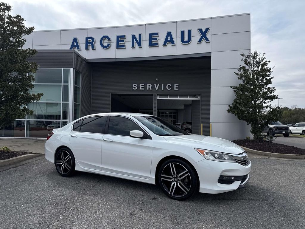 2017 Honda Accord Sport SE's photo