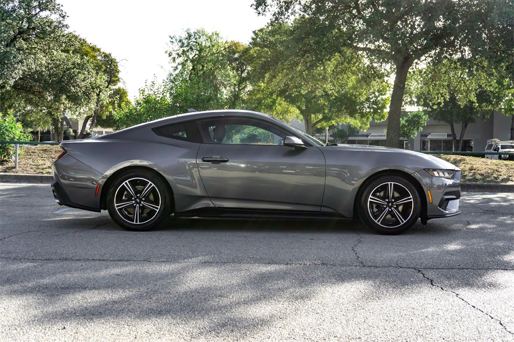 2024 Ford Mustang EcoBoost photo 4
