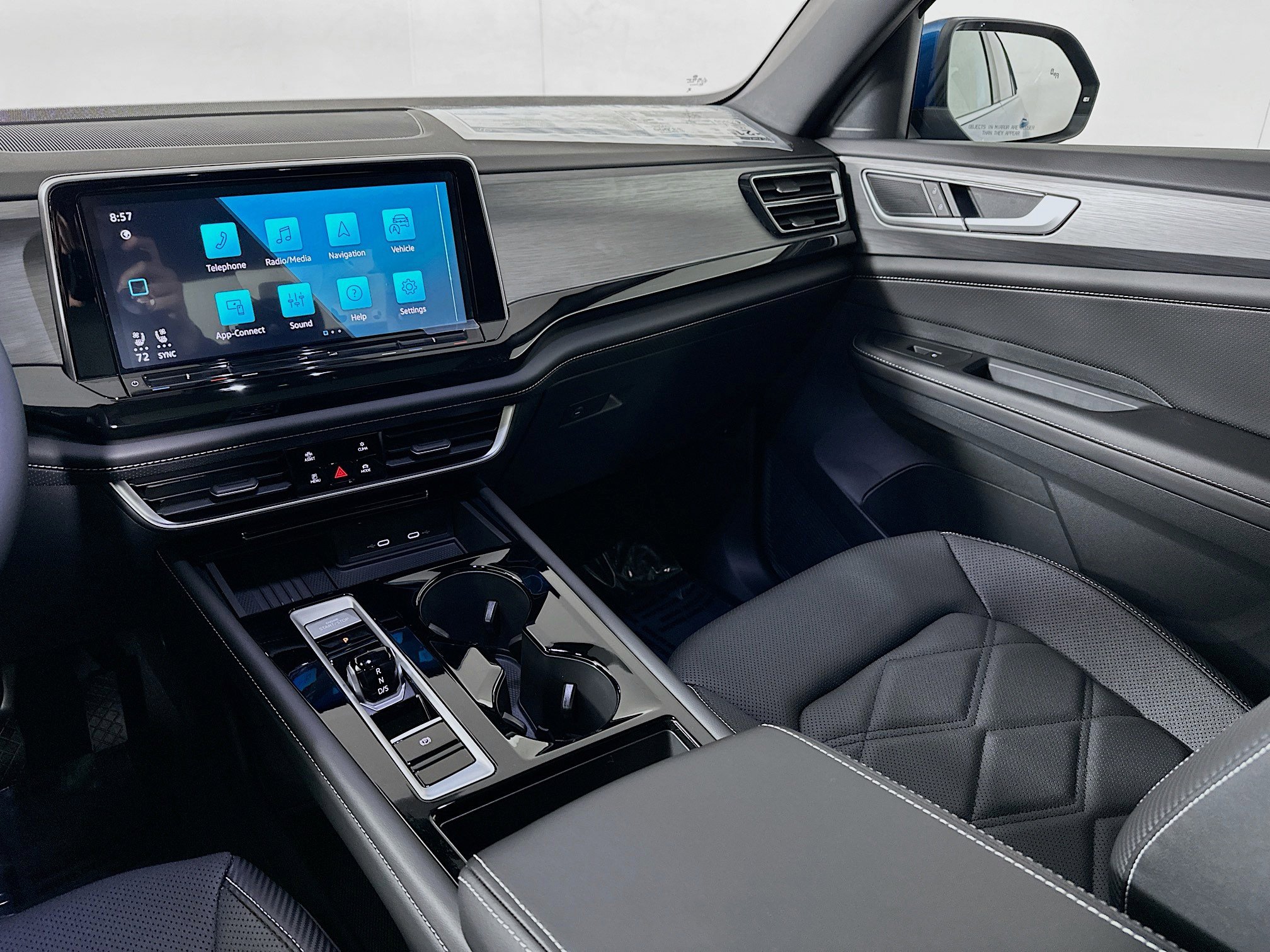 2025 Volkswagen Atlas Cross Sport SE Technology photo 22