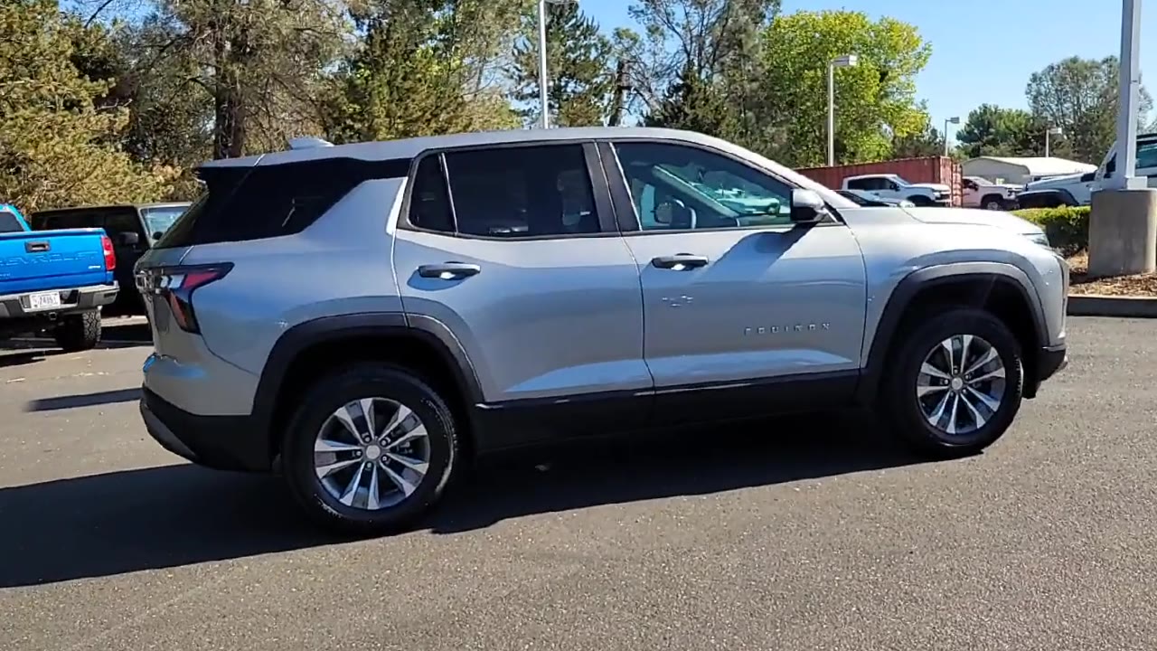 2026 Chevrolet Equinox LT photo 9