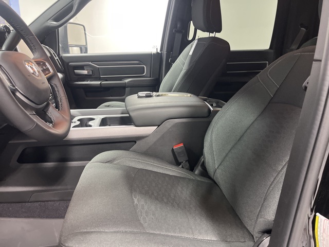 2026 Ram 2500 Big Horn photo 8