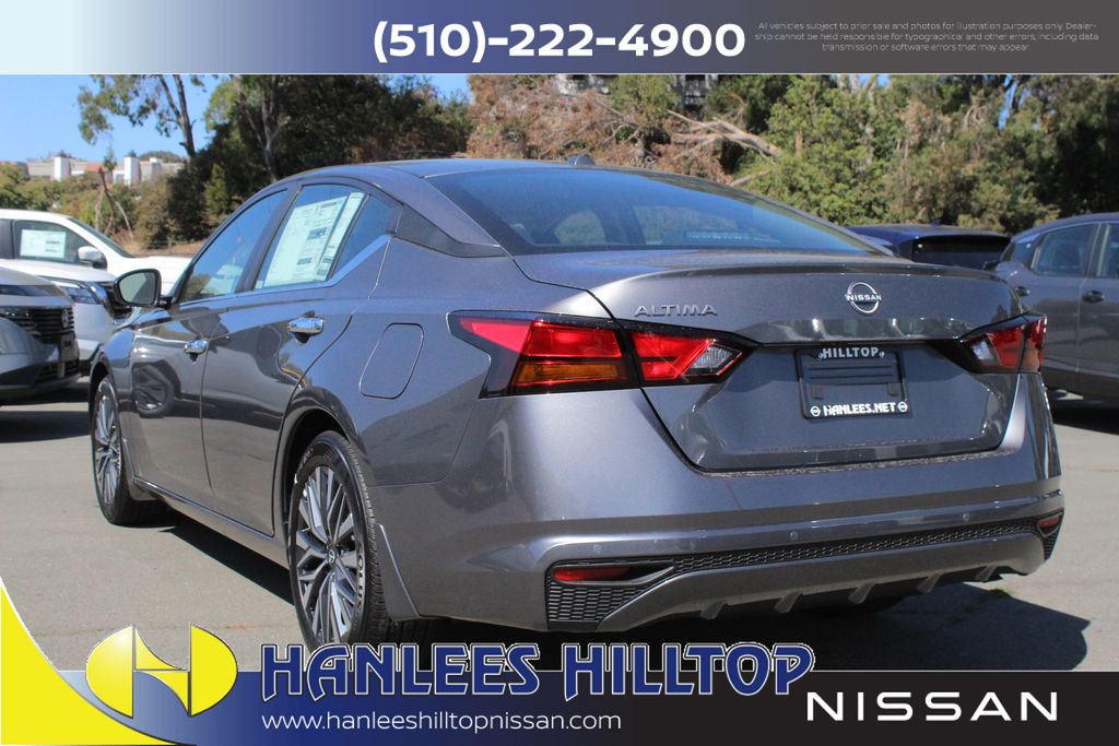 2025 Nissan Altima 2.5 SV photo 9