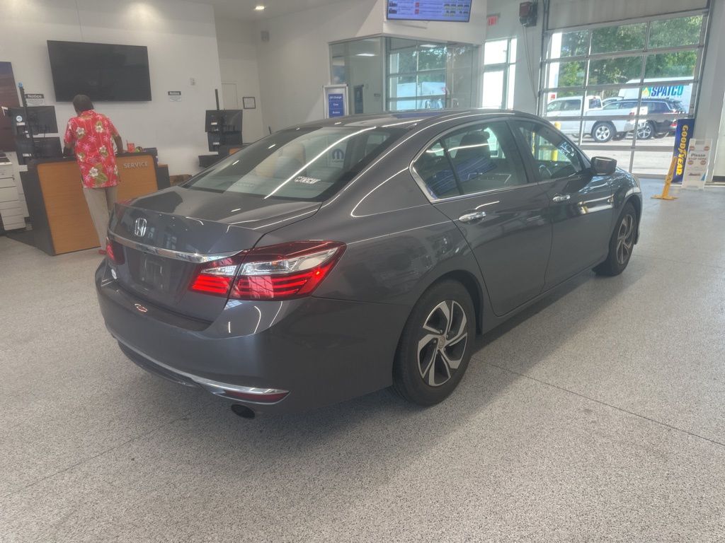 2017 Honda Accord LX photo 12