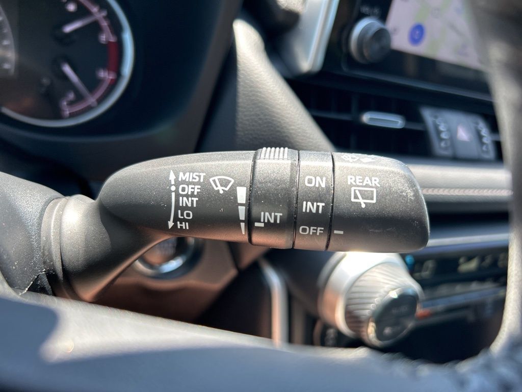 2023 Toyota RAV4 XLE Premium photo 23