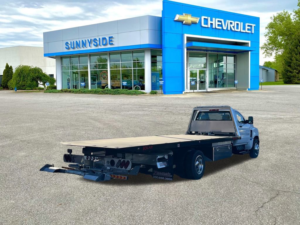 2023 Chevrolet Silverado 6500HD Work Truck photo 2