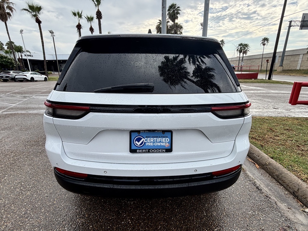 2023 Jeep Grand Cherokee Altitude photo 4