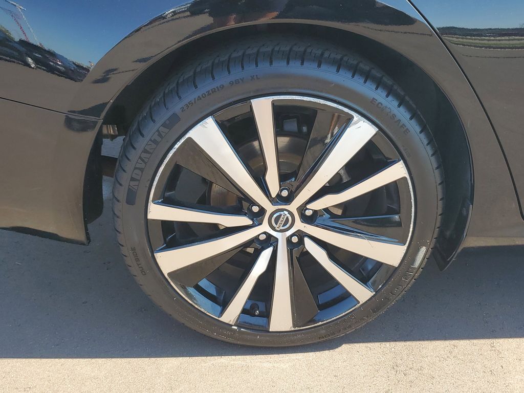 2022 Nissan Altima 2.5 SR photo 5