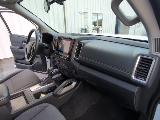 2023 Nissan Frontier SV photo 40