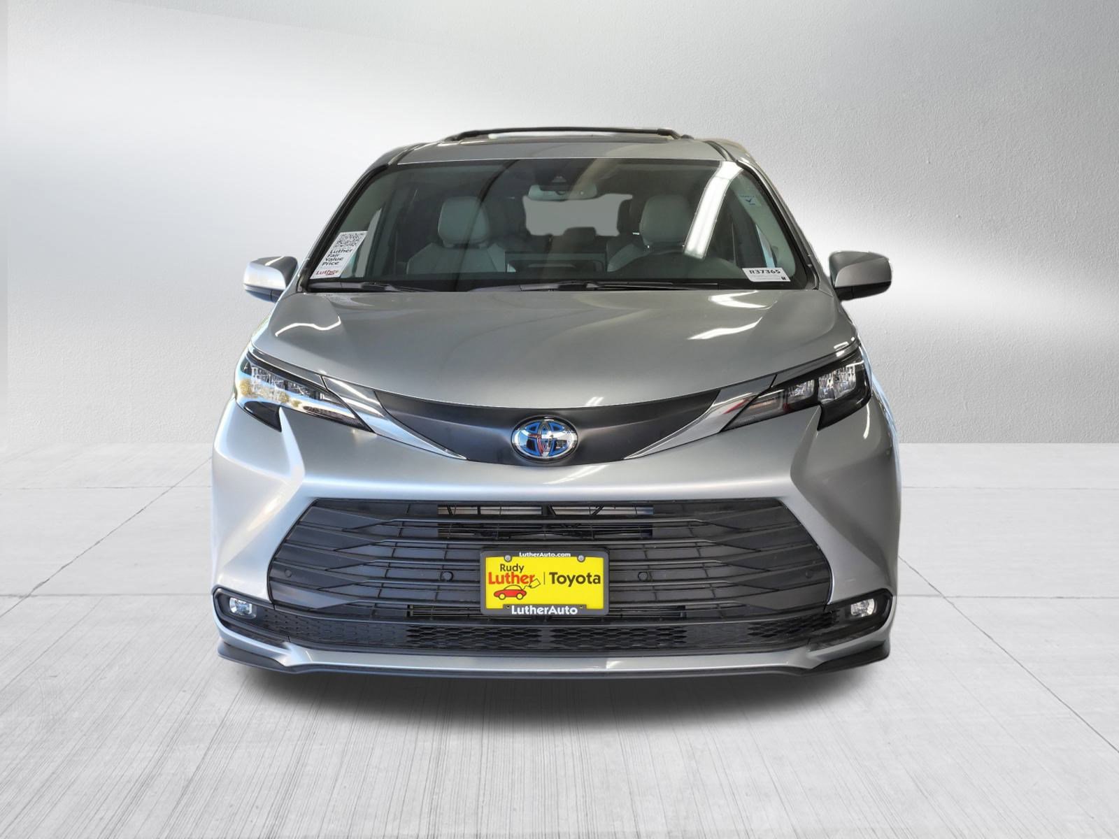 Used 2025 Toyota Sienna XLE with VIN 5TDJSKFC9SS171065 for sale in Golden Valley, Minnesota