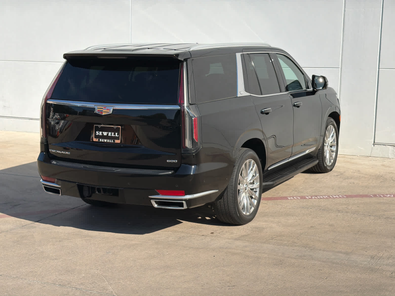 2021 Cadillac Escalade Premium Luxury photo 3