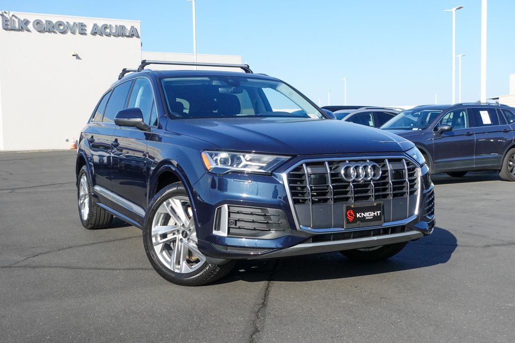 2023 Audi Q7 45 Premium Plus photo 3