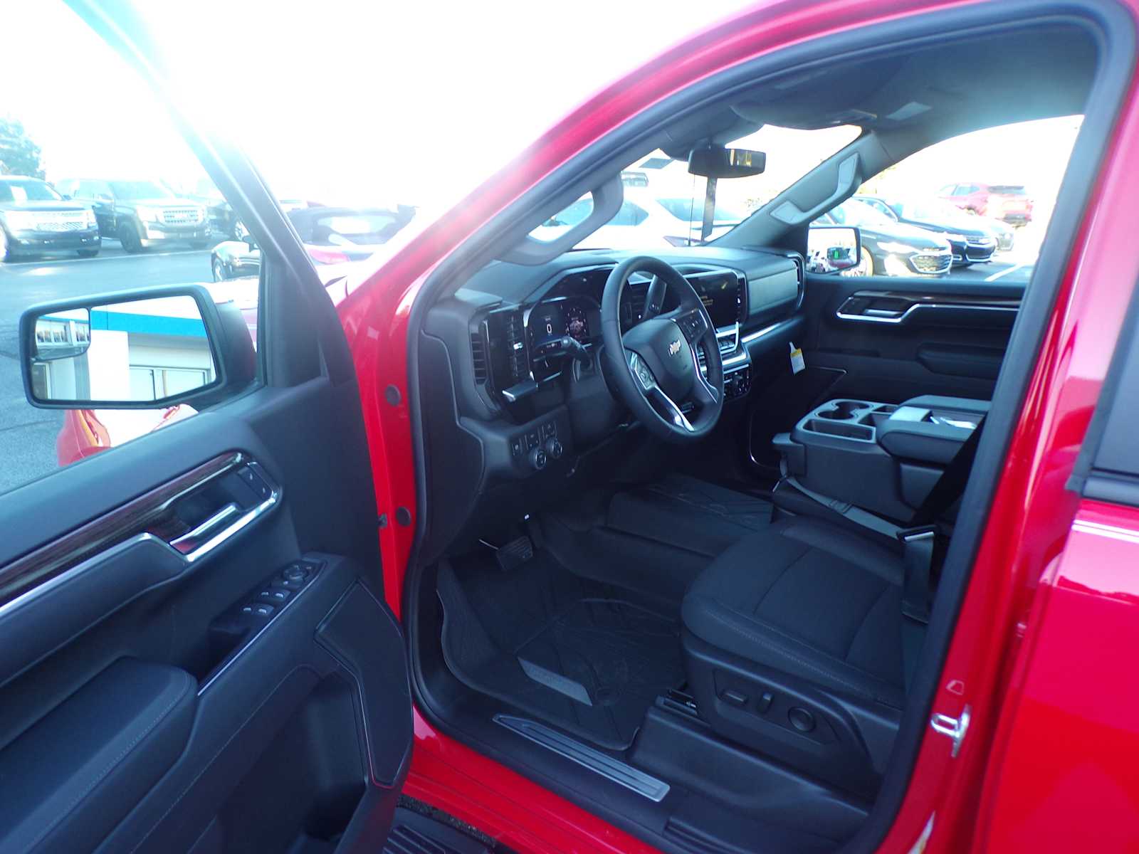 2025 Chevrolet Silverado 1500 LT photo 6