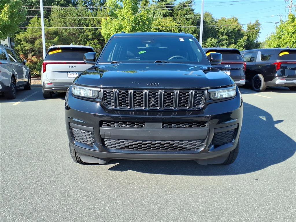 2024 Jeep Grand Cherokee Altitude photo 2