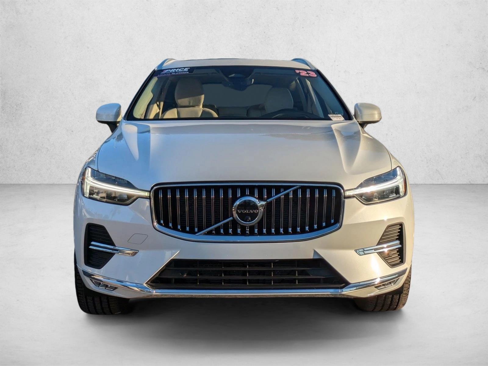 2023 Volvo XC60 B5 Ultimate photo 2