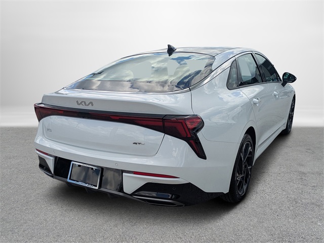 2025 Kia K5 GT-Line photo 3