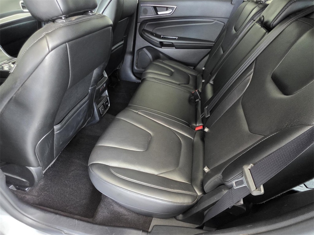 2020 Ford Edge Titanium photo 11