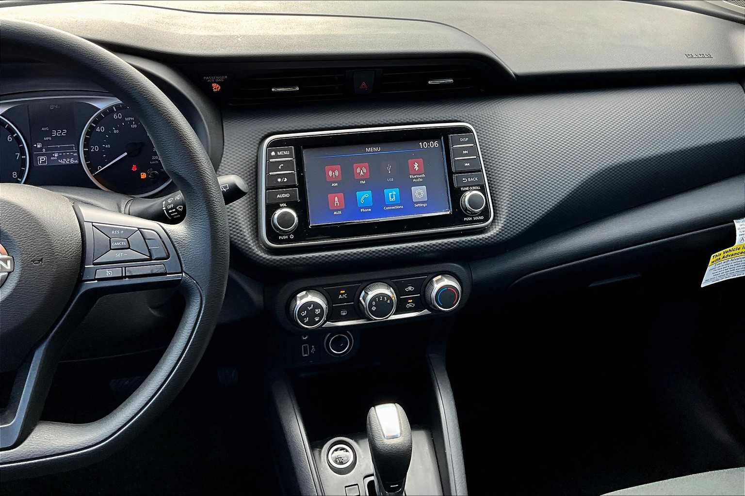 2024 Nissan Kicks S photo 6