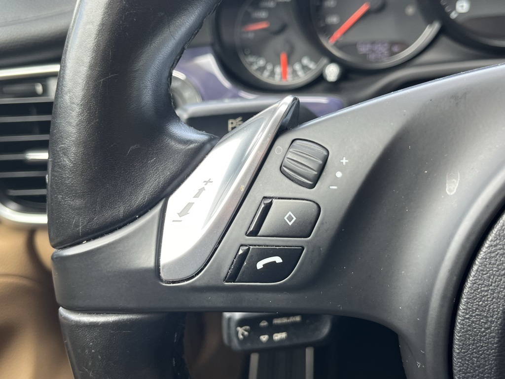 2015 Porsche Panamera Base photo 11
