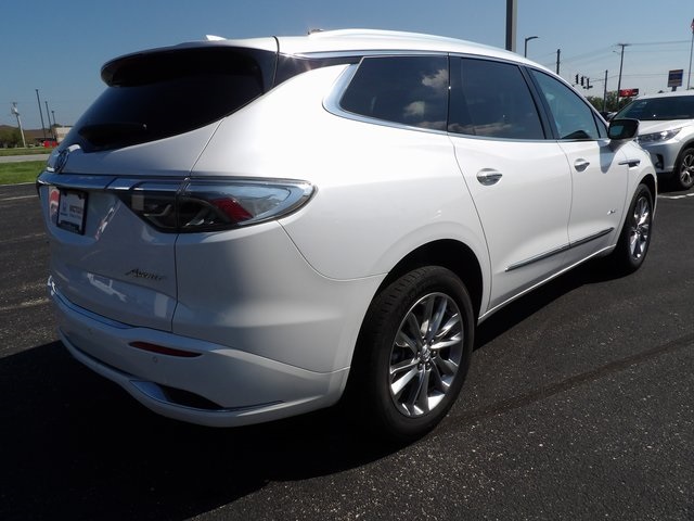 2023 Buick Enclave Avenir photo 2