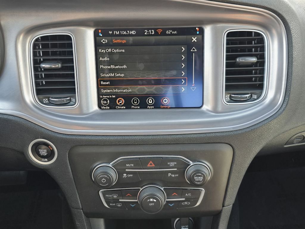 2023 Dodge Charger SXT photo 3