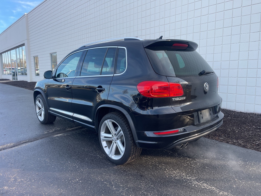 2016 Volkswagen Tiguan R-Line photo 2