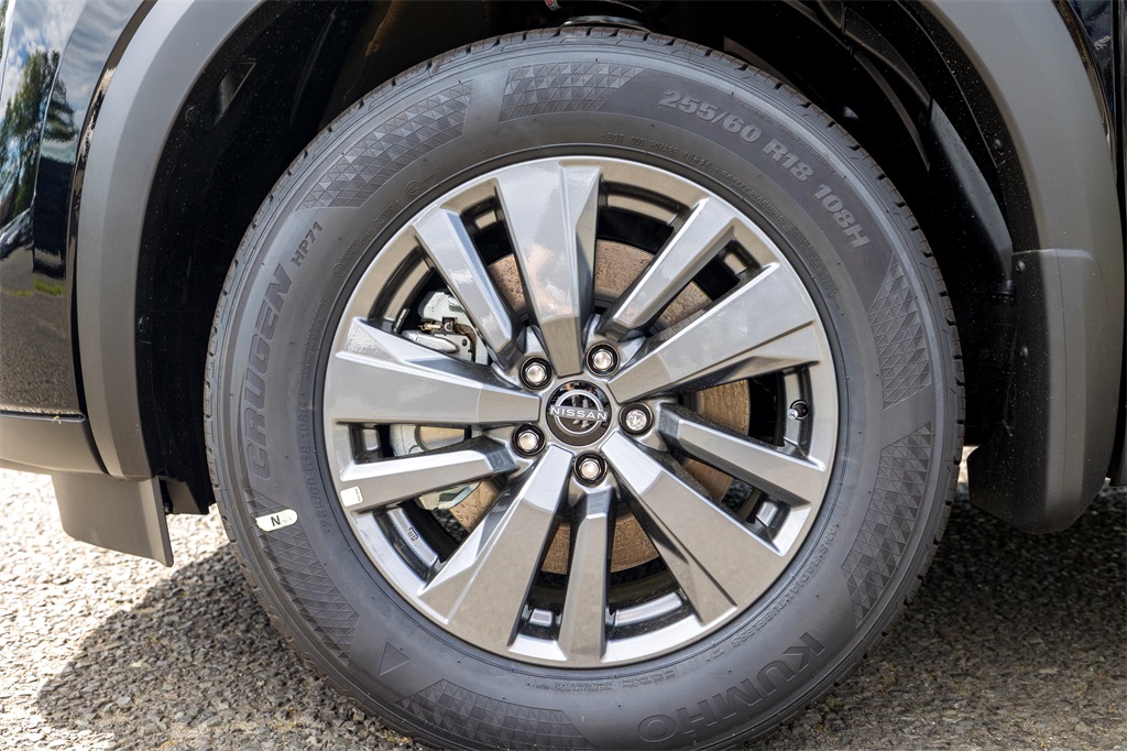 2025 Nissan Pathfinder SV photo 9