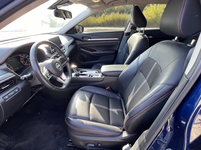 2023 Nissan Altima 2.5 SR photo 11