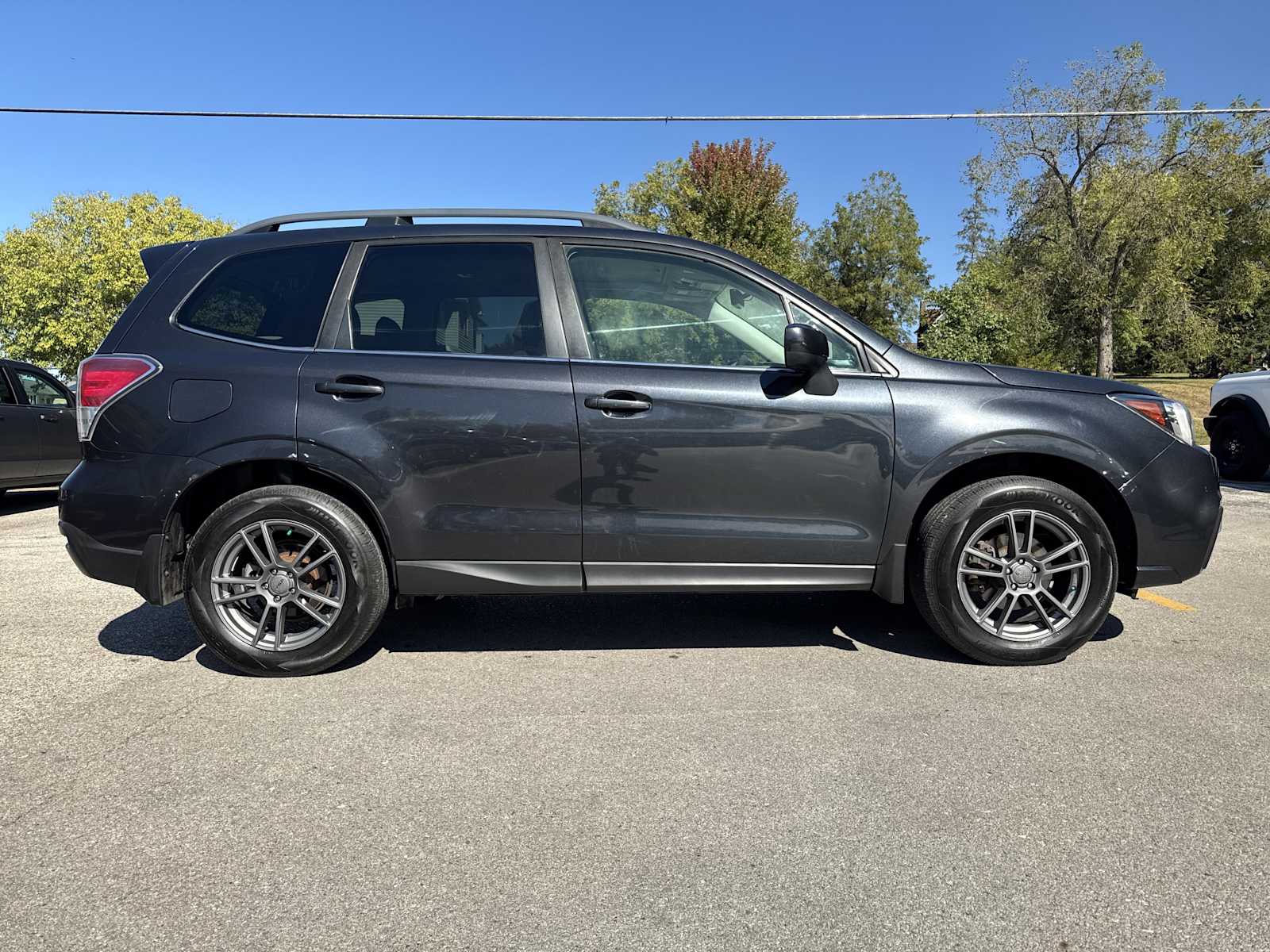 2017 Subaru Forester Limited photo 4