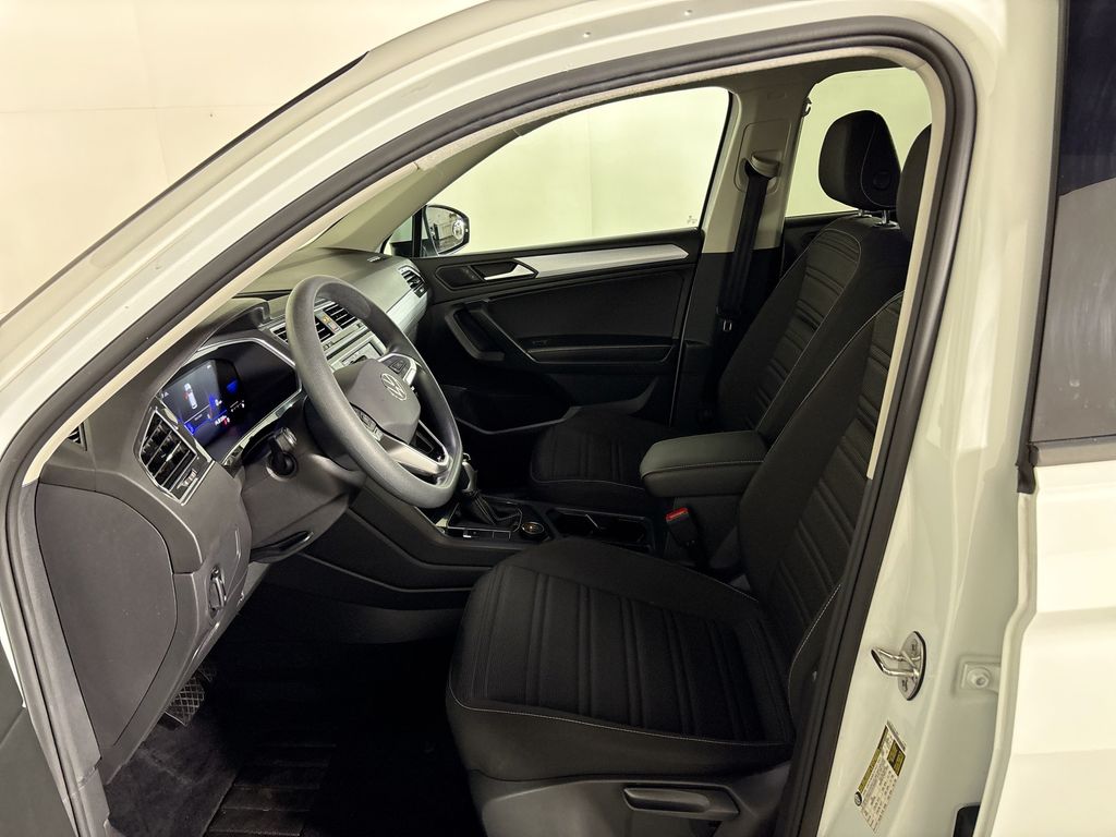 2022 Volkswagen Tiguan S photo 11