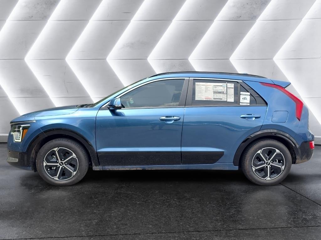 2025 Kia Niro SX Touring photo 2
