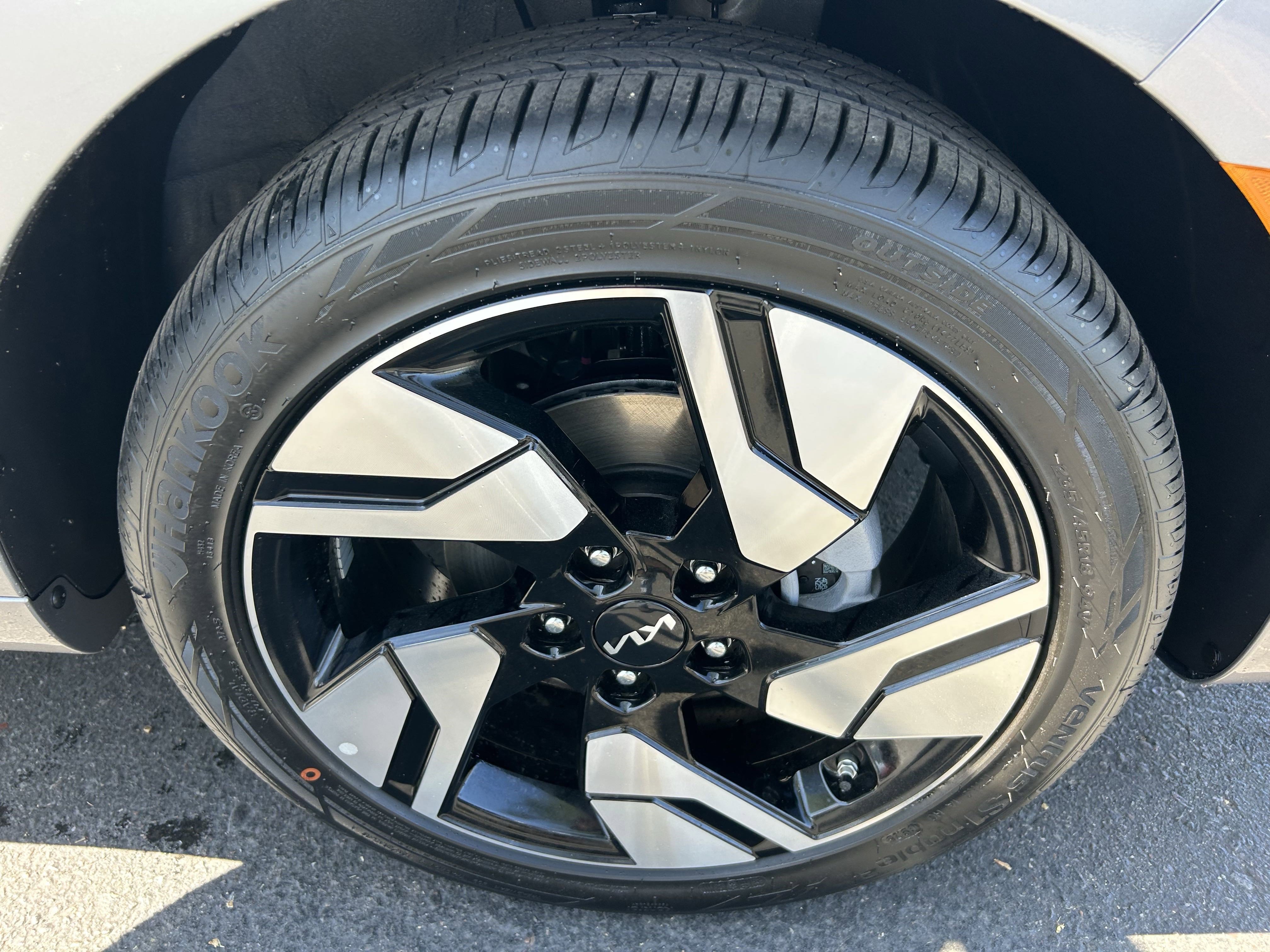 2025 Kia Soul GT-Line photo 4