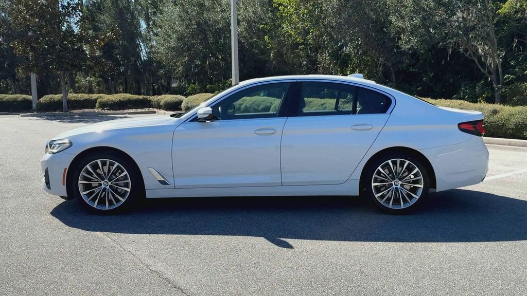 2023 Bmw 530i 5-Series photo 3