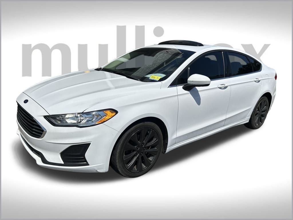2020 Ford Fusion SE photo 4