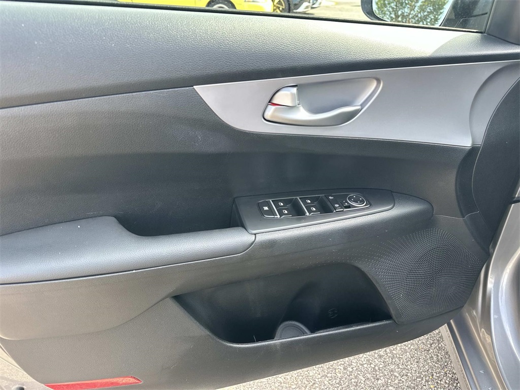 2024 Kia Forte LXS photo 28