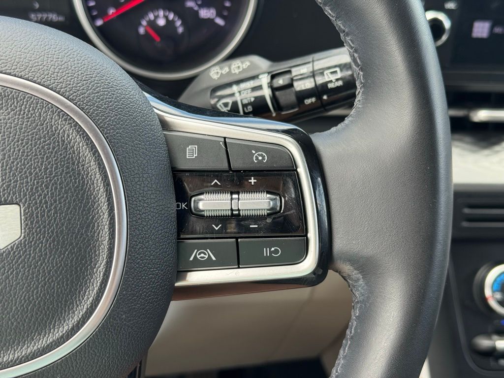 2023 Kia Carnival LX photo 24