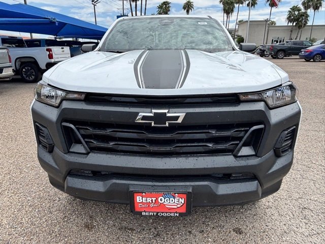 2025 Chevrolet Colorado LT photo 2