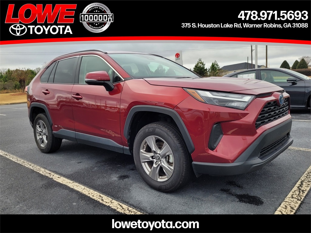 2024 Toyota RAV4 LE's photo