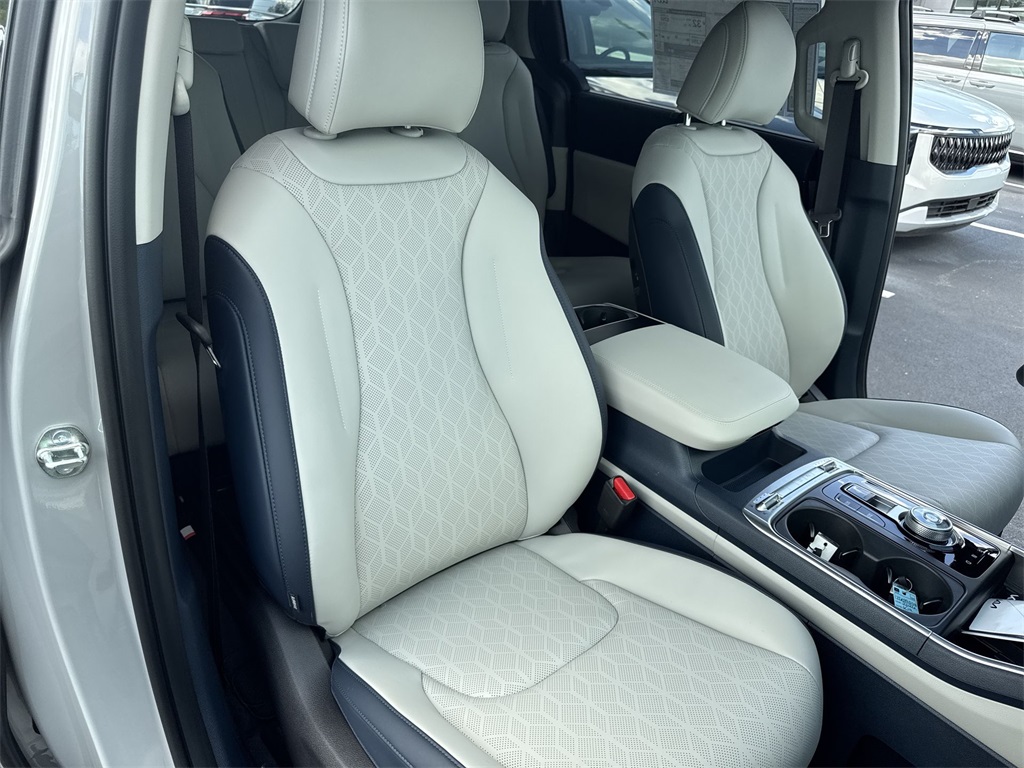 2026 Kia Carnival SX photo 32