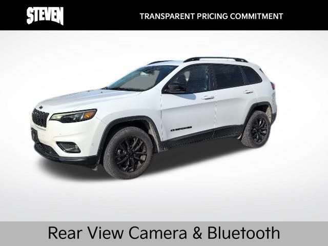 2023 Jeep Cherokee Altitude Lux's photo