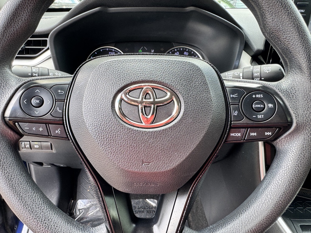 2020 Toyota RAV4 Hybrid XLE photo 21