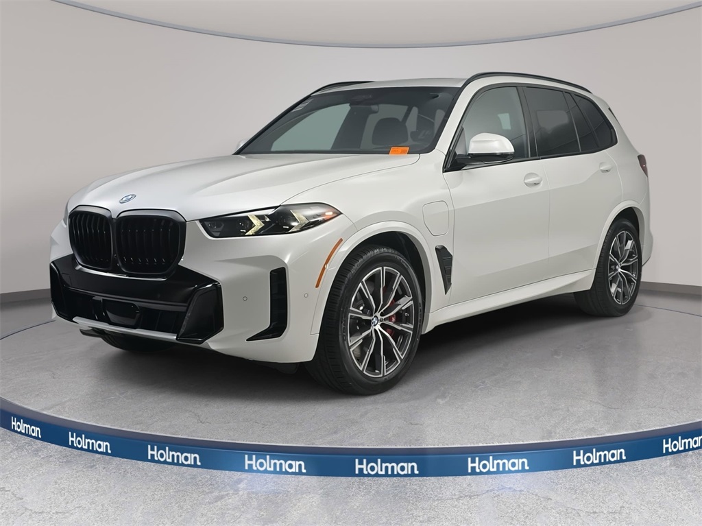 2026 BMW X5 50e's photo
