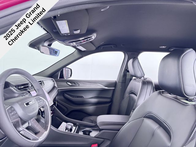 2025 Jeep Grand Cherokee Limited photo 19