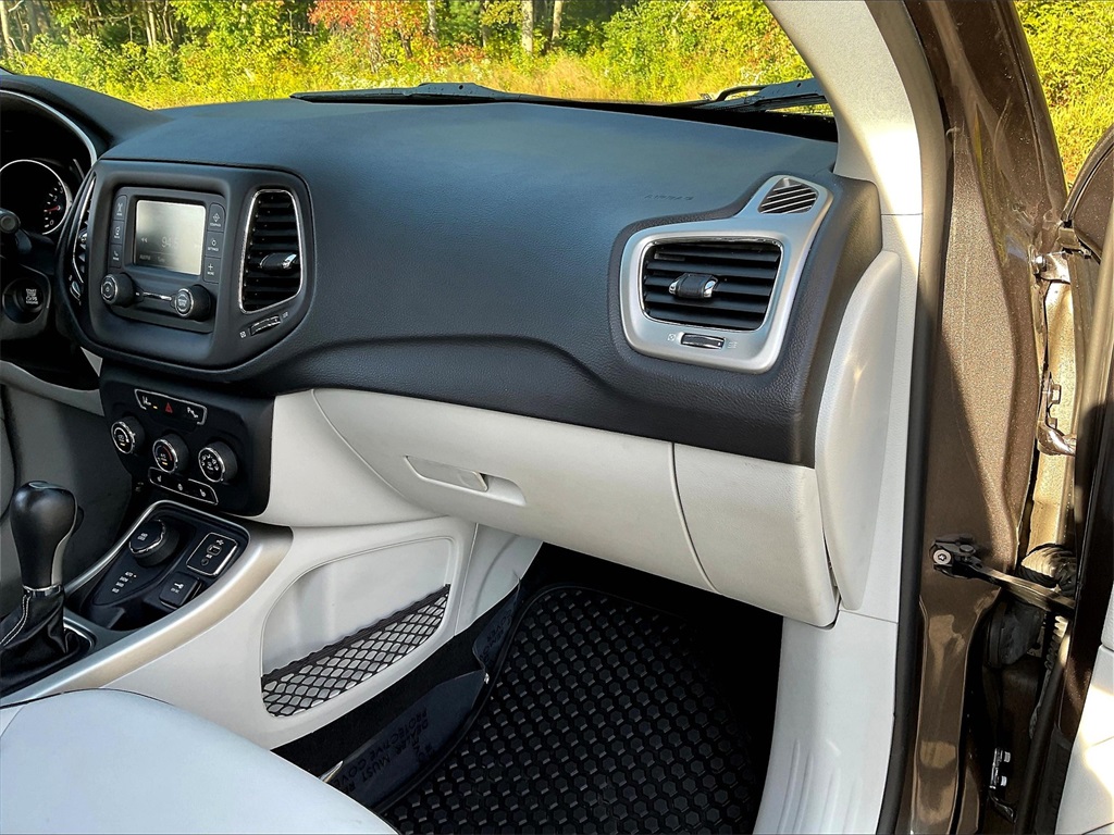 2018 Jeep Compass Latitude photo 12