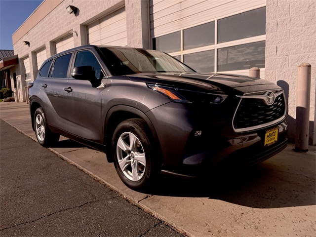 2024 Toyota Highlander photo 3