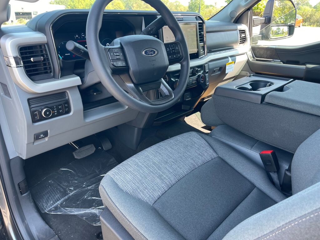 2026 Ford F-250 XLT photo 6