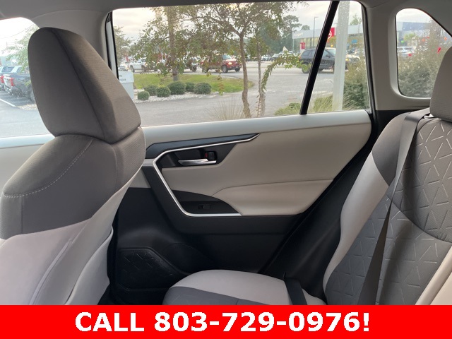 2023 Toyota RAV4 XLE photo 14