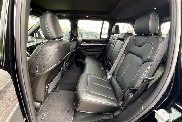 2025 Jeep Grand Cherokee Limited photo 10